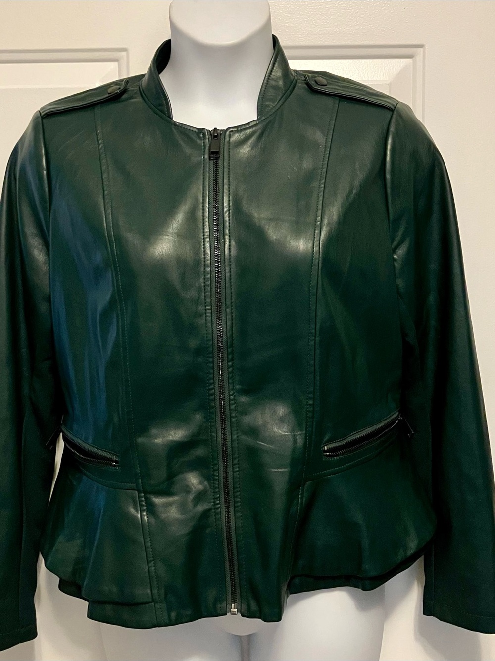 G.I.L.I. Women's Sz 14 Deep Hunter Green Faux Leather Zip Front Peplum Jacket